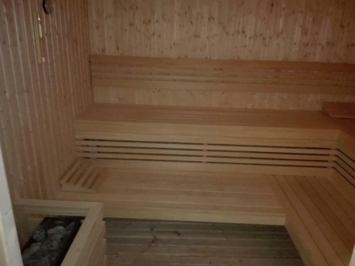 Apartament Dwie Sosny 尤斯托尼莫斯基 外观 照片