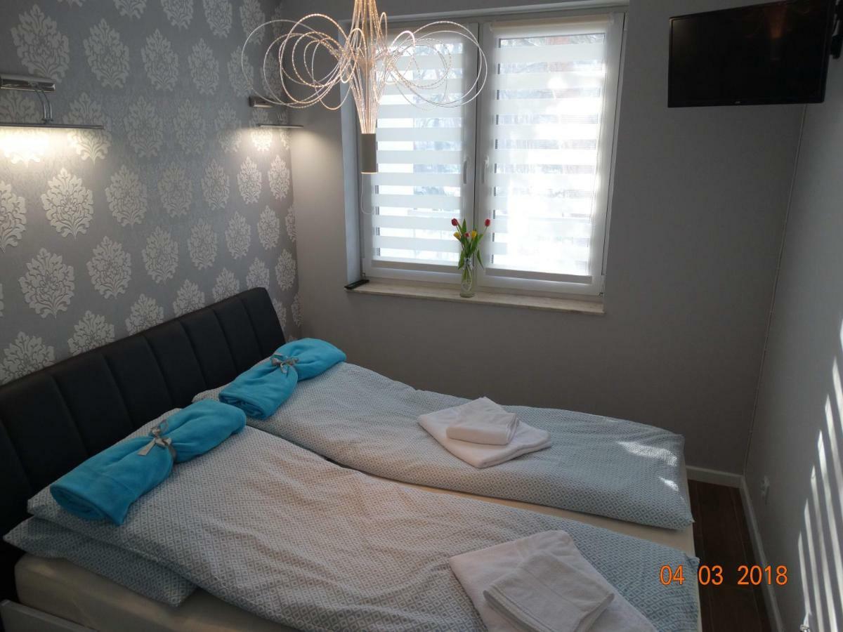 Apartament Dwie Sosny 尤斯托尼莫斯基 外观 照片